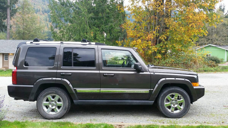 Illustration for article titled For $10,500, Could This 2006 Jeep Commander Limited Command Your Attention?